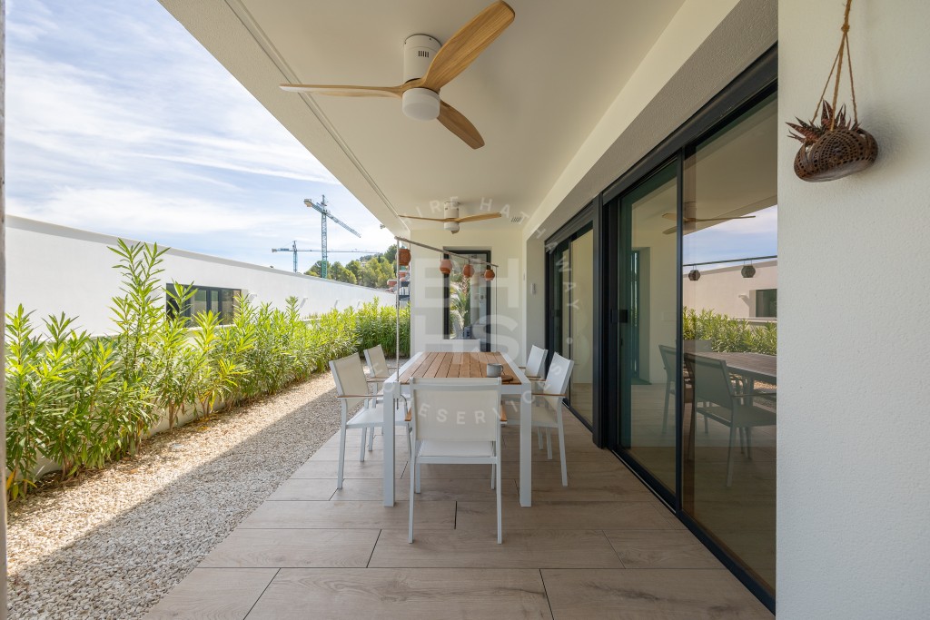 xlarge_CBNAAP1081_23828_V0_2BC9