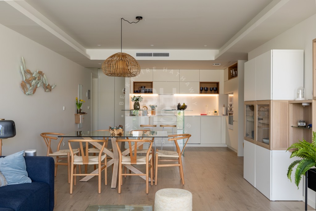 xlarge_CBNAAP1081_23830_V0_BEBD