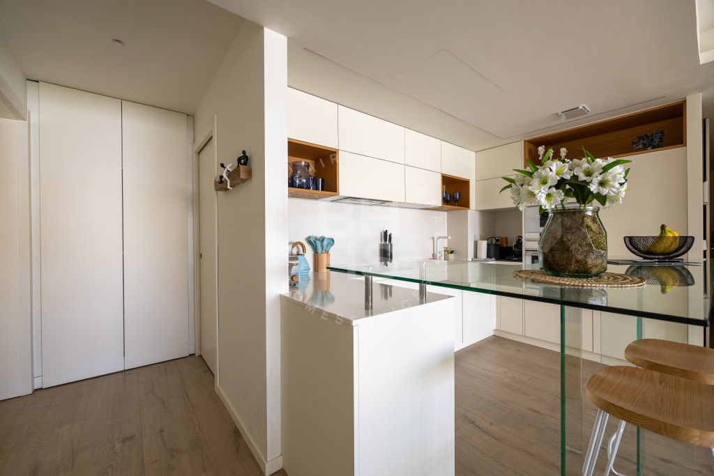 xlarge_CBNAAP1081_23833_V0_D795