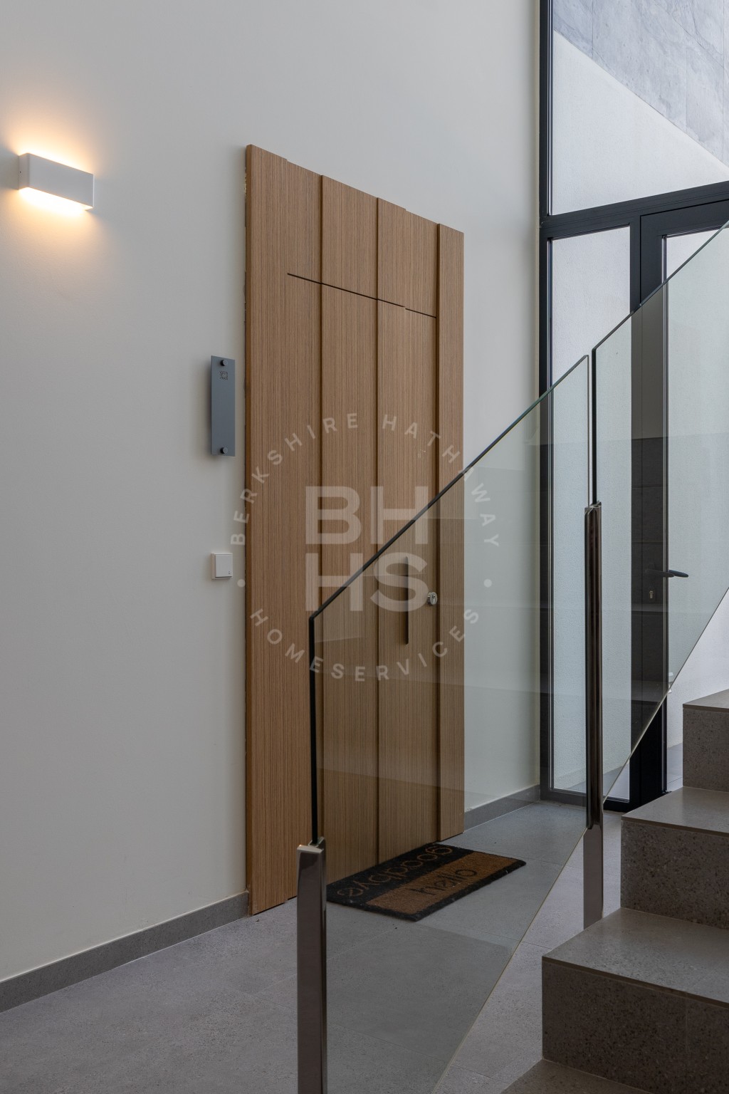 xlarge_CBNAAP1081_23835_V0_3D6C