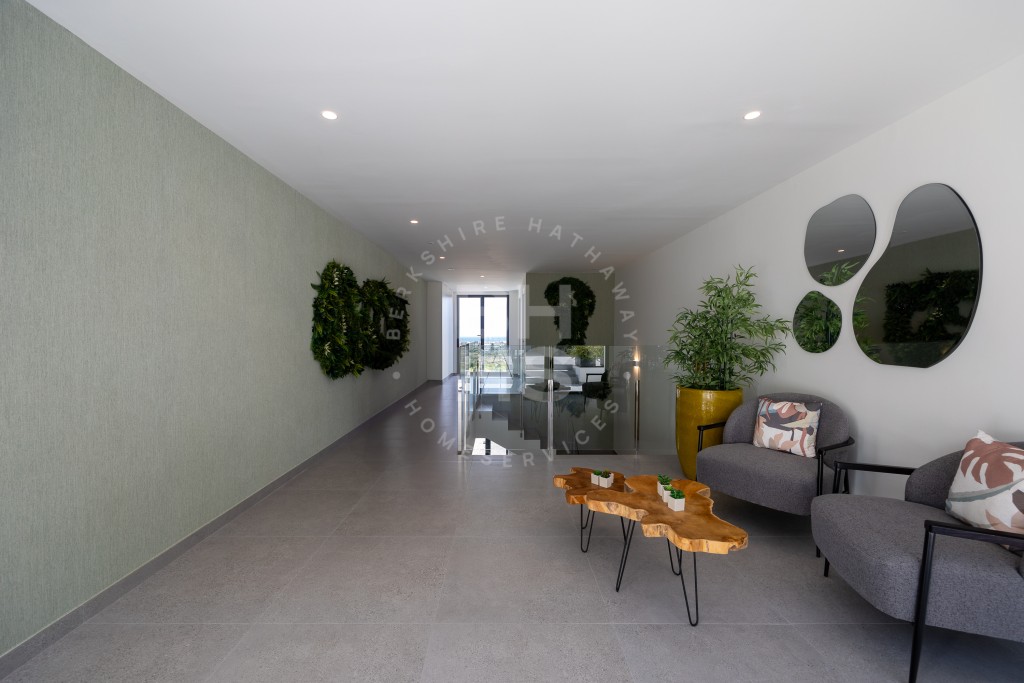 xlarge_CBNAAP1081_23851_V0_FDD5