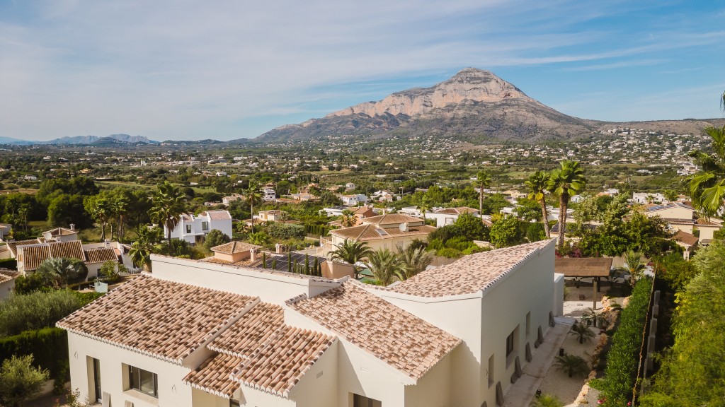 xlarge_CBNAAP1370_49935_V0_E2E9