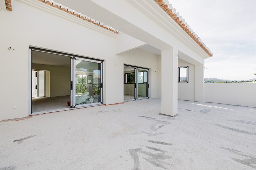 xlarge_CBNAAP1370_49946_V0_EDF7