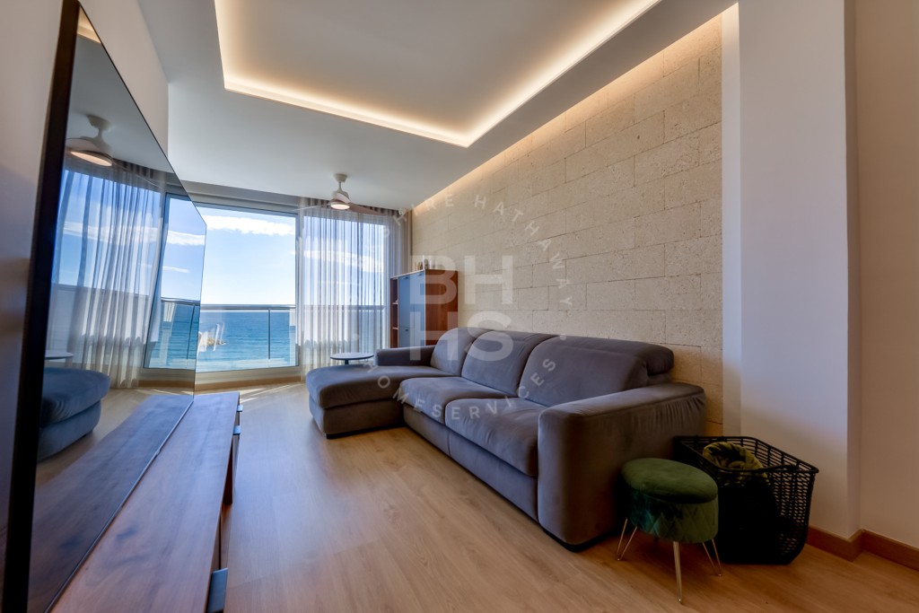 xlarge_CBNAAP1444_35405_V0_26B4