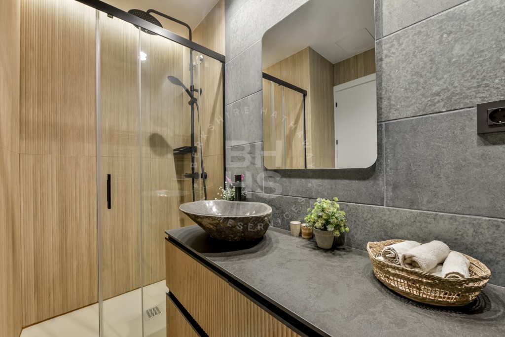 xlarge_CBNAAP1444_35425_V0_89C4