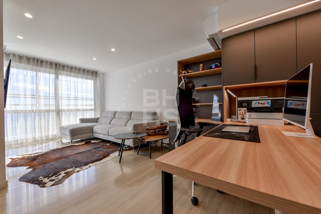 xlarge_CBNAAP1444_35436_V0_F273