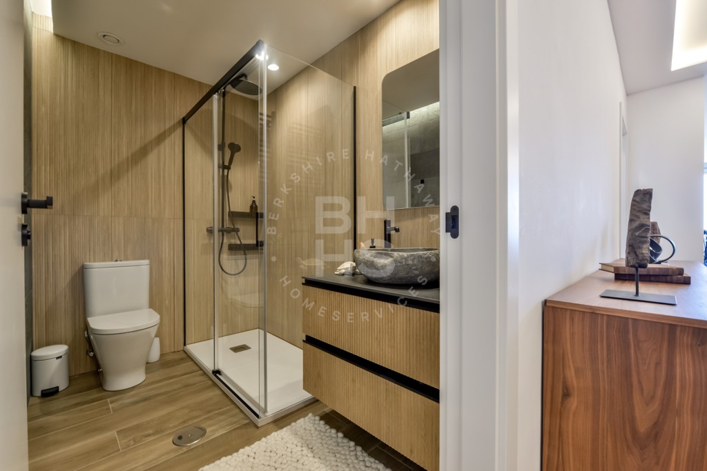 xlarge_CBNAAP1444_35452_V0_4A83