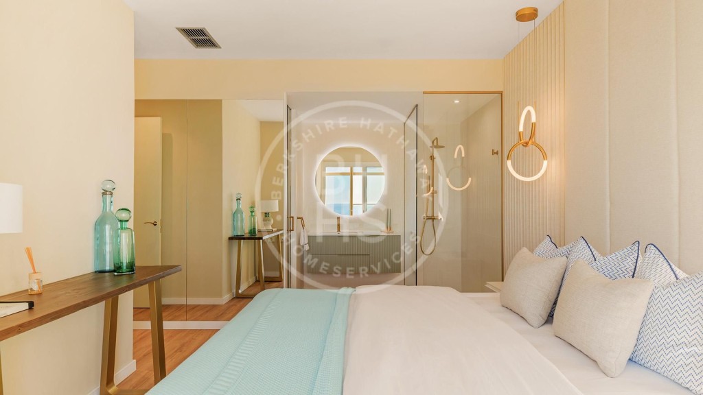 xlarge_CBNAAP1608_40676_V0_2F73