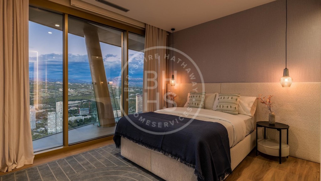 xlarge_CBNAAP1608_40678_V0_7D7F