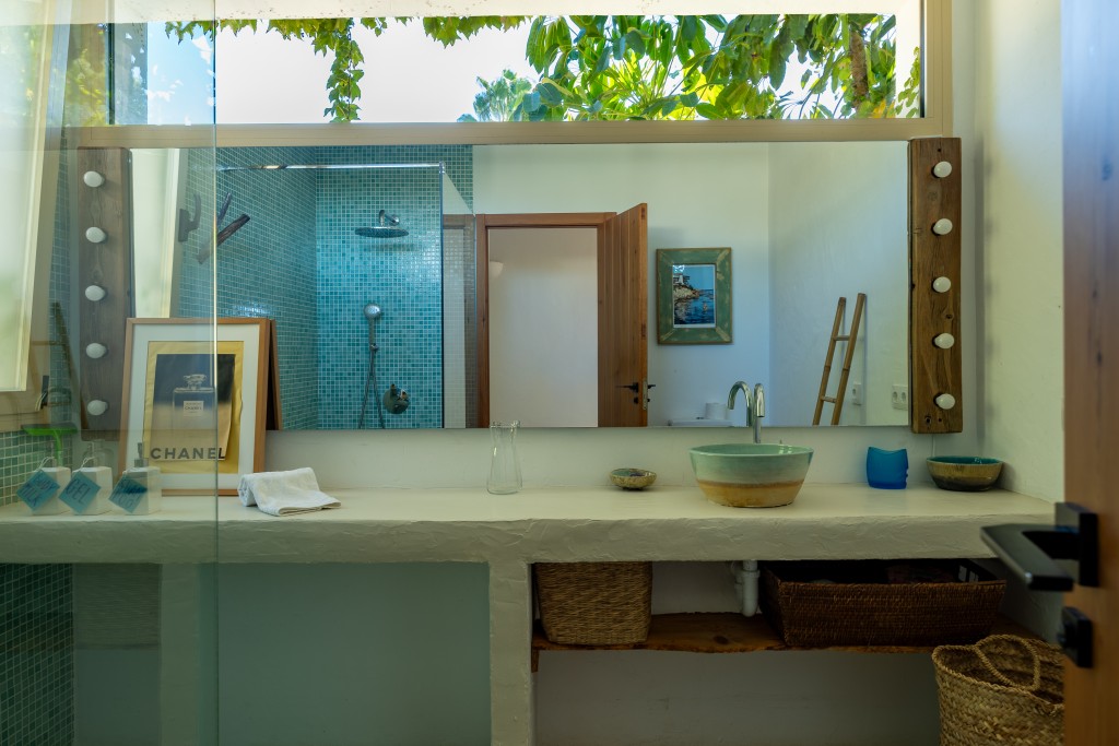 xlarge_CBNAAP1846_51356_V0_E259