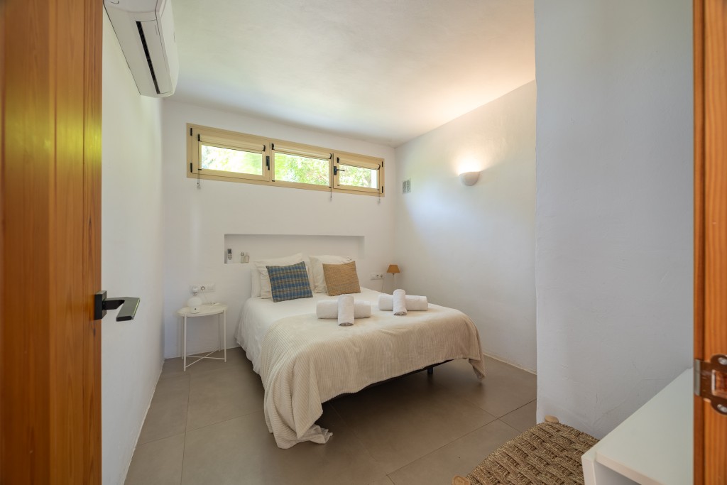 xlarge_CBNAAP1846_51357_V0_0964