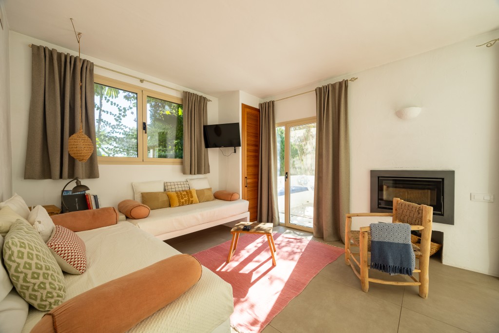 xlarge_CBNAAP1846_51359_V0_4EF9