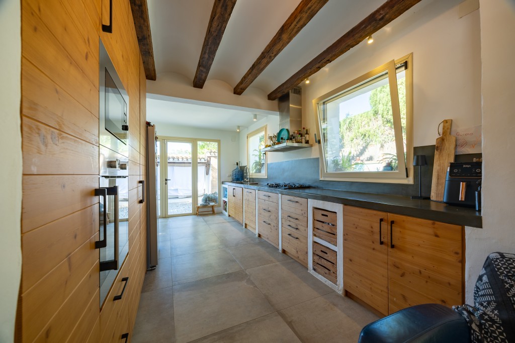 xlarge_CBNAAP1846_51368_V0_EBE7