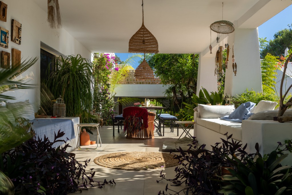 xlarge_CBNAAP1846_51383_V0_3FAC