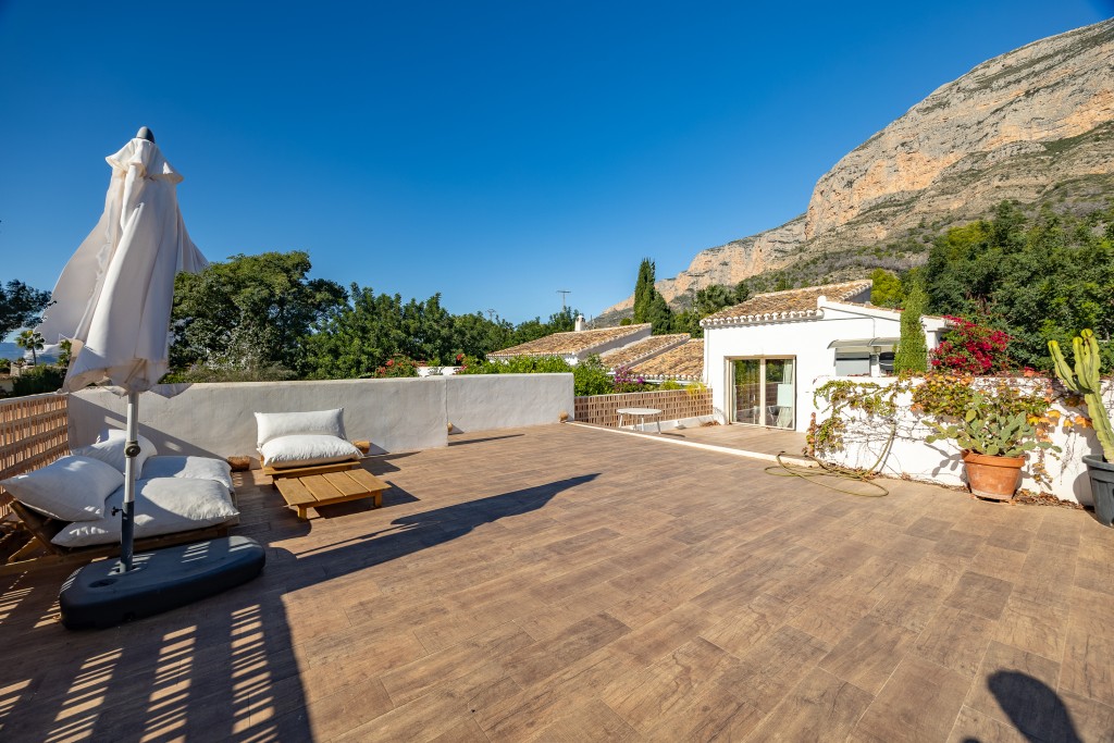 xlarge_CBNAAP1846_51388_V0_6D75