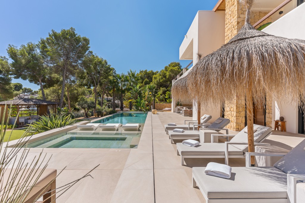 xlarge_CBNAAP1848_50034_V0_FEF3