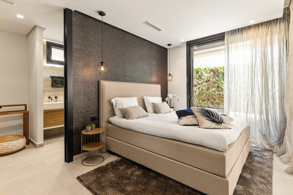 xlarge_CBNAAP1848_50045_V0_B420