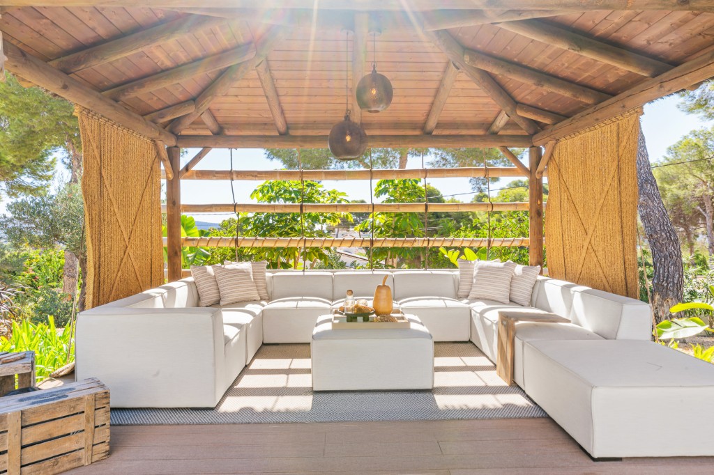 xlarge_CBNAAP1848_50051_V0_C36C