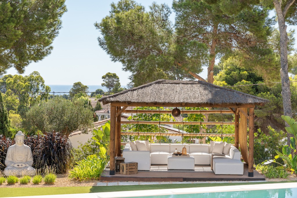 xlarge_CBNAAP1848_50052_V0_2D8C