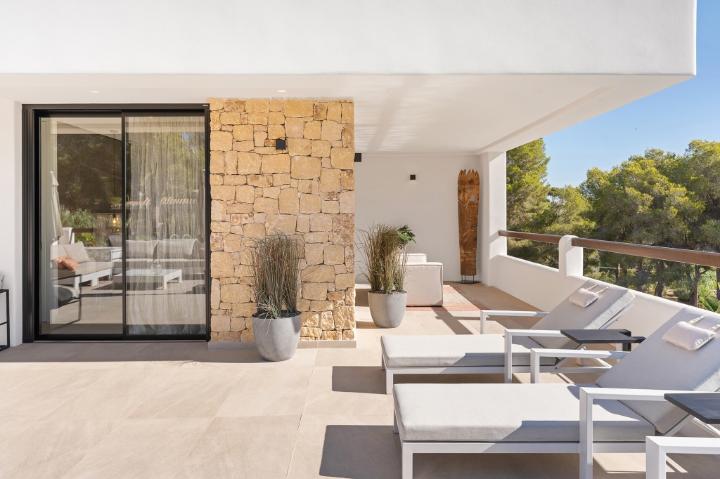 xlarge_CBNAAP1848_50072_V0_C15B