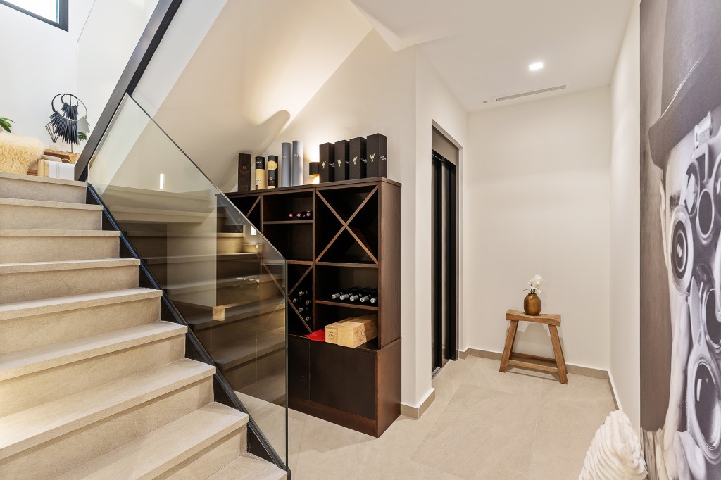 xlarge_CBNAAP1848_50081_V0_9E9F