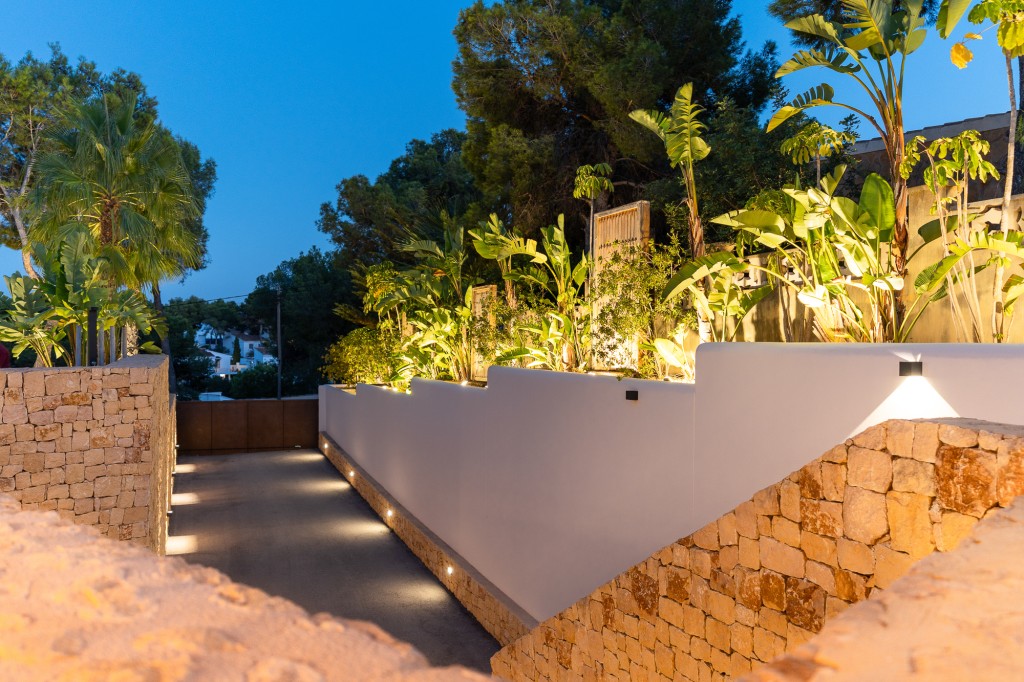 xlarge_CBNAAP1848_50089_V0_BD10