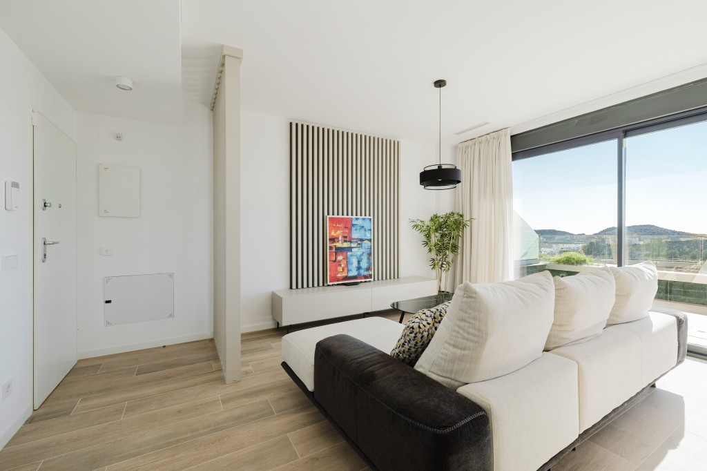 xlarge_CBNAAP1857_52616_V0_84F2