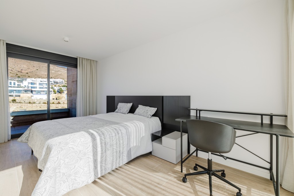 xlarge_CBNAAP1857_52625_V0_0FC9