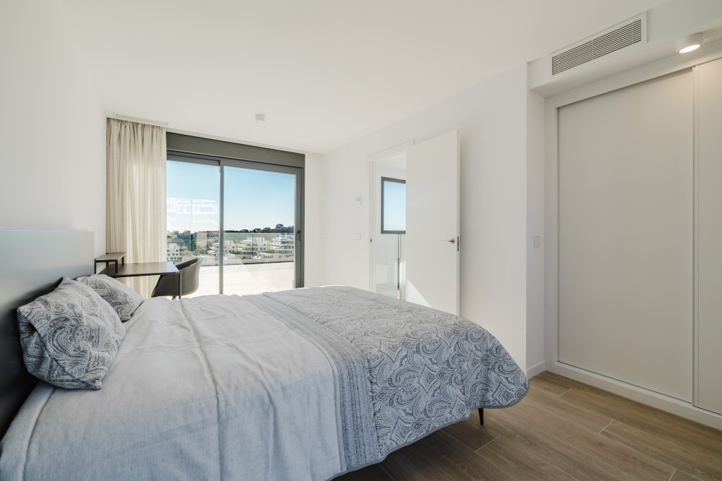 xlarge_CBNAAP1857_52626_V0_DD08