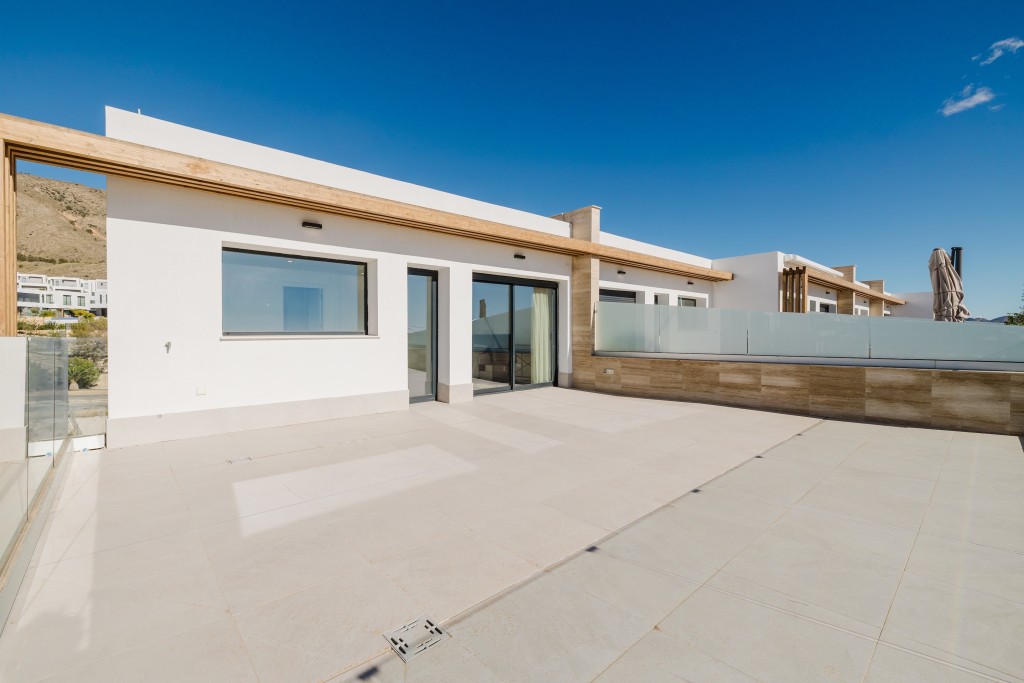 xlarge_CBNAAP1857_52631_V0_4E4A