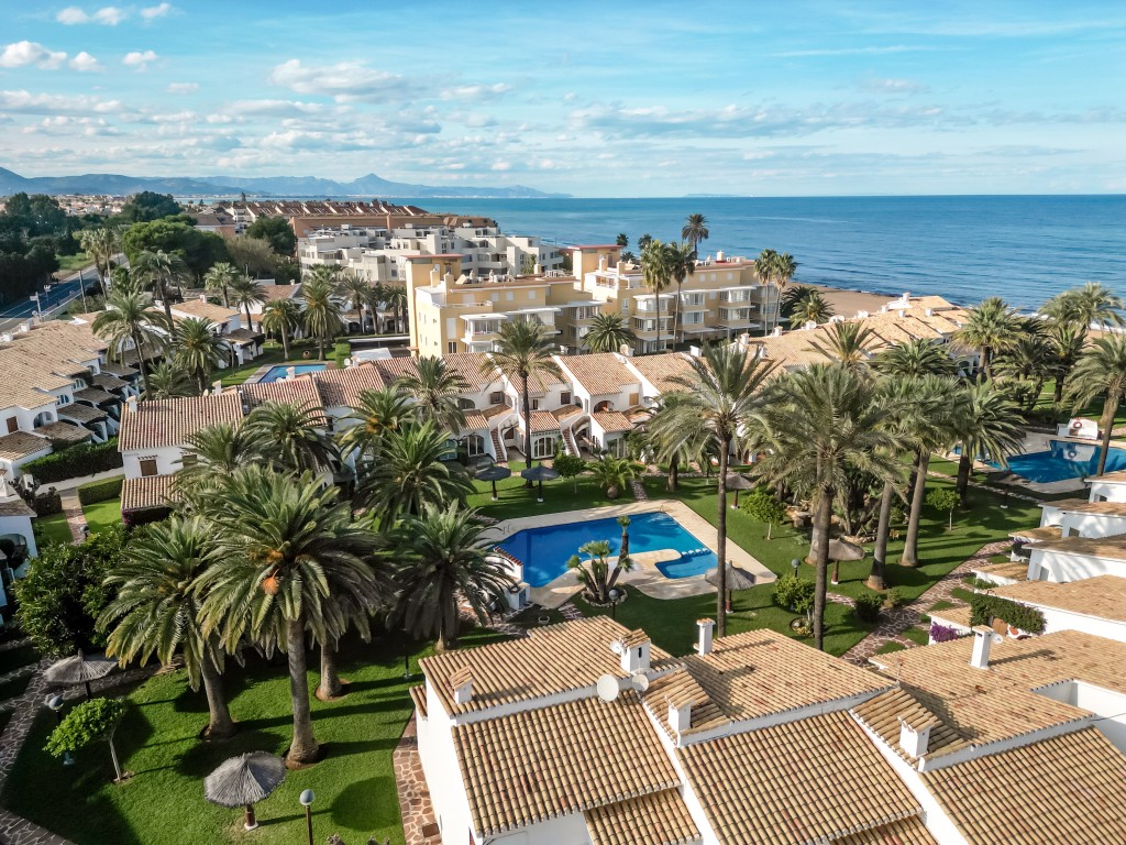 xlarge_CBNAAP1918_52197_V0_0536