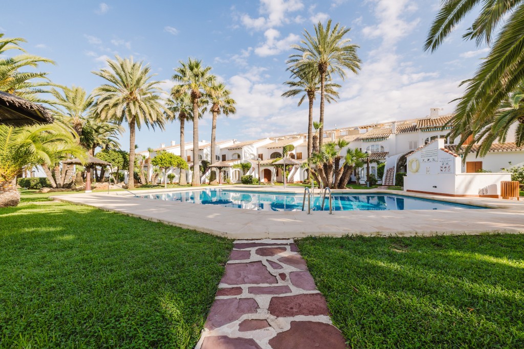 xlarge_CBNAAP1918_52223_V0_F519