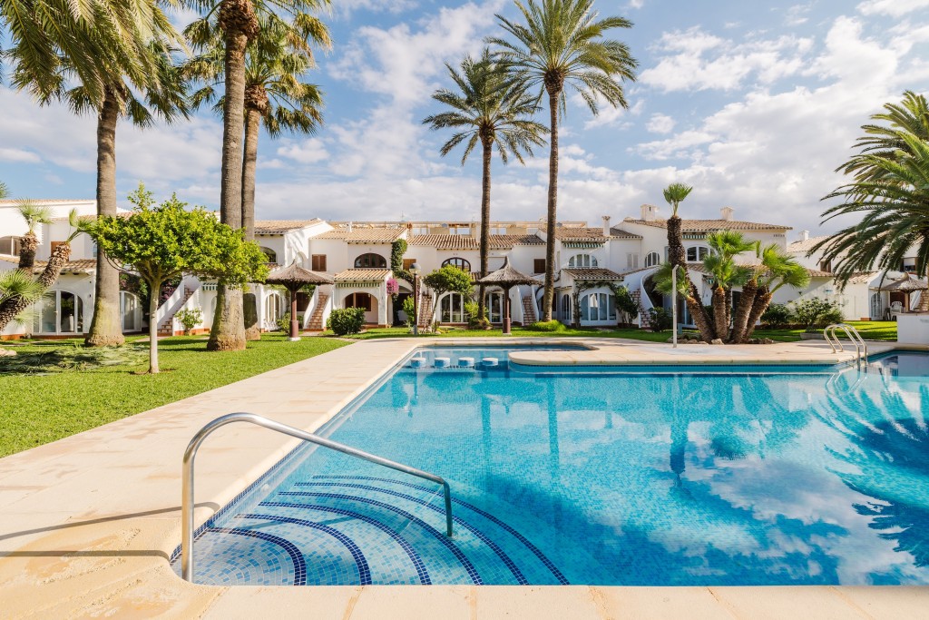 xlarge_CBNAAP1918_52224_V0_010E