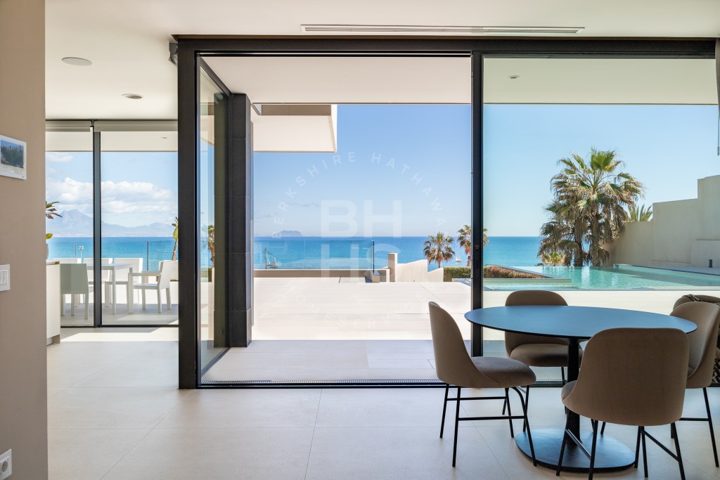 xlarge_CBNAAP1374_38014_V0_57FB