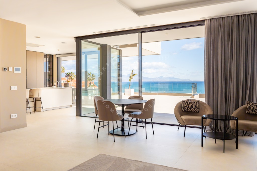 xlarge_CBNAAP1374_38016_V0_EB0C