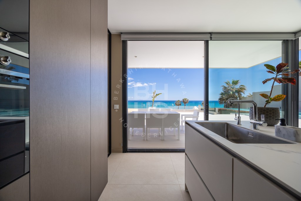 xlarge_CBNAAP1374_38029_V0_C5D6