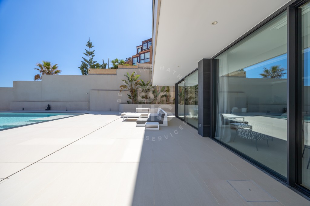 xlarge_CBNAAP1374_38030_V0_CA73