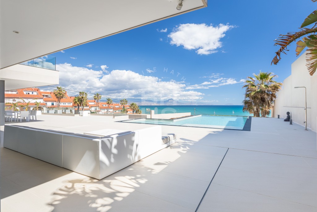 xlarge_CBNAAP1374_38032_V0_6BA6