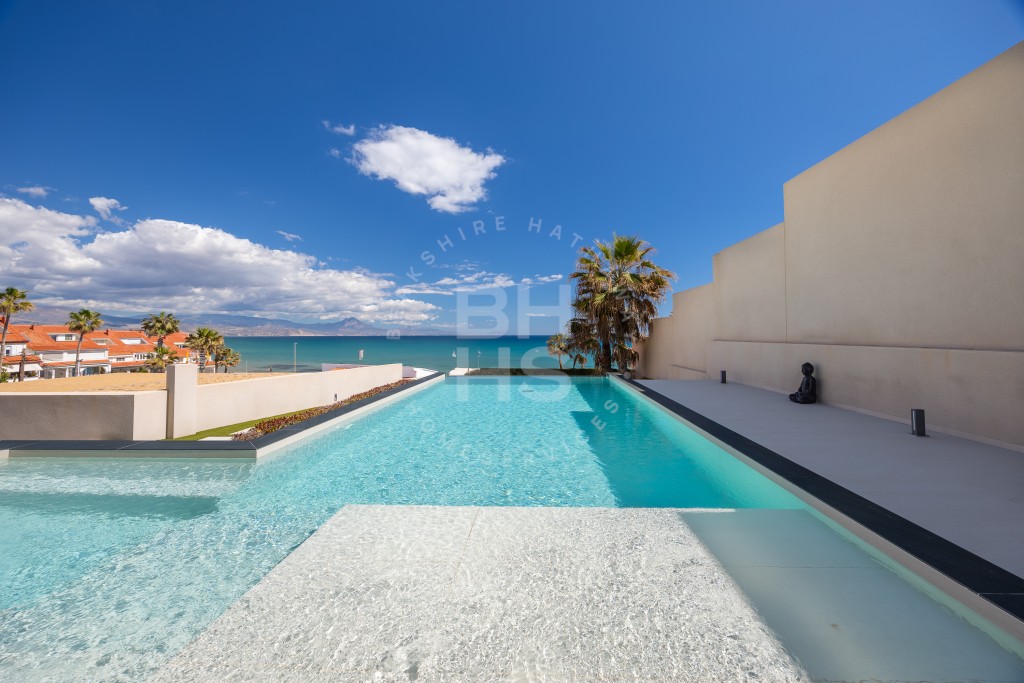 xlarge_CBNAAP1374_38033_V0_AA6E