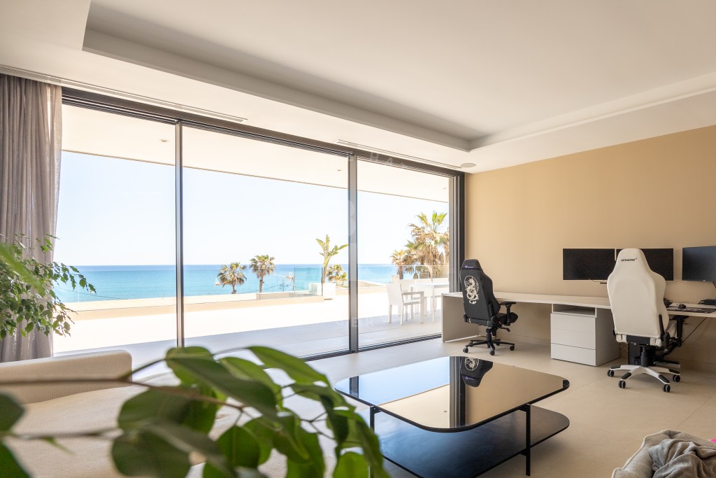 xlarge_CBNAAP1374_38046_V0_5806