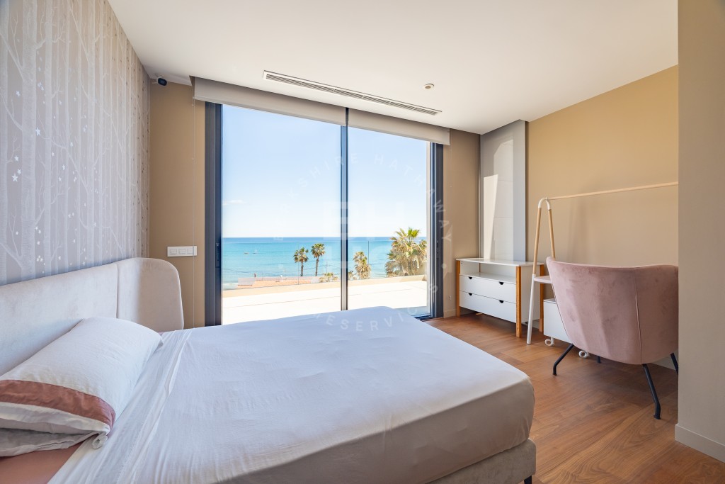 xlarge_CBNAAP1374_38059_V0_4000