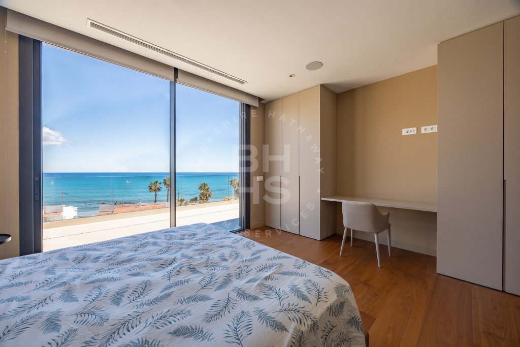 xlarge_CBNAAP1374_38062_V0_EA91