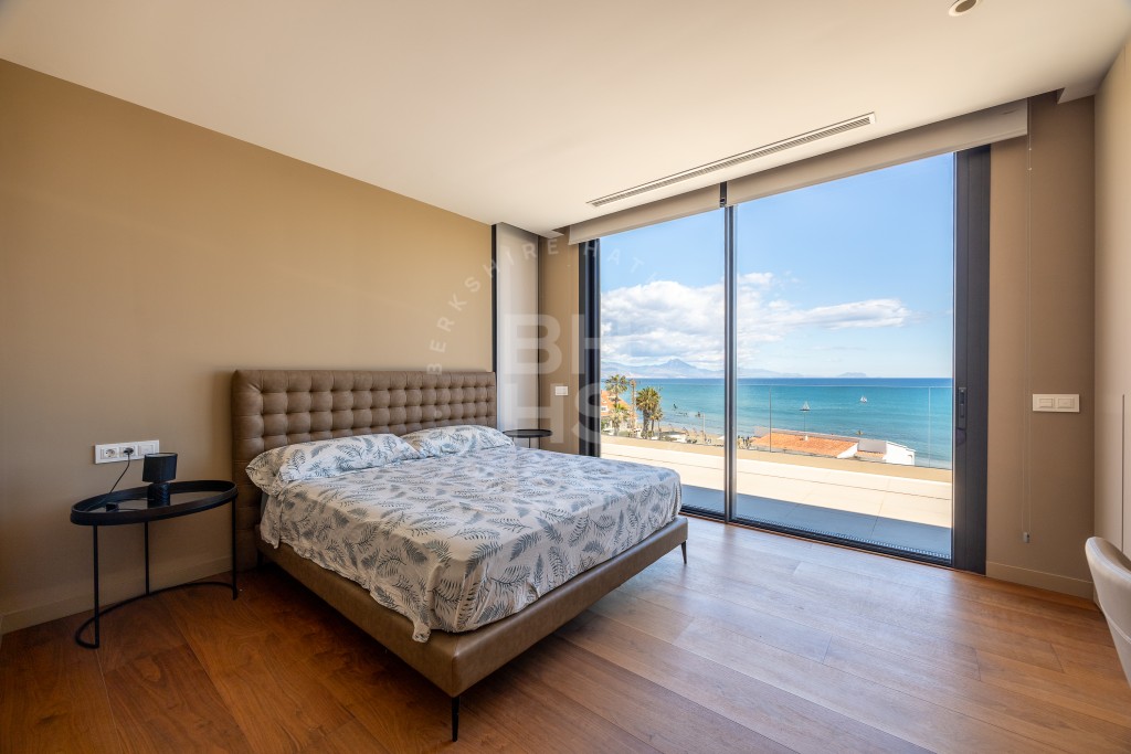 xlarge_CBNAAP1374_38063_V0_7461