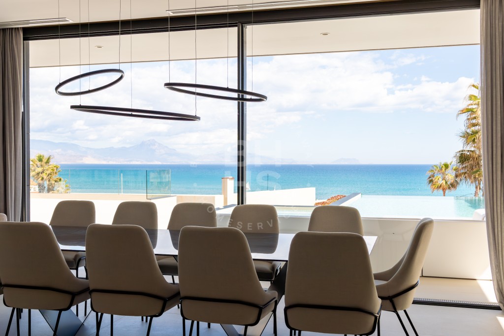 xlarge_CBNAAP1374_38074_V0_E27A