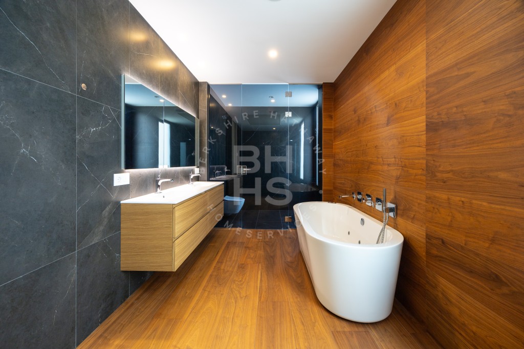 xlarge_CBNAAP1374_38077_V0_0864