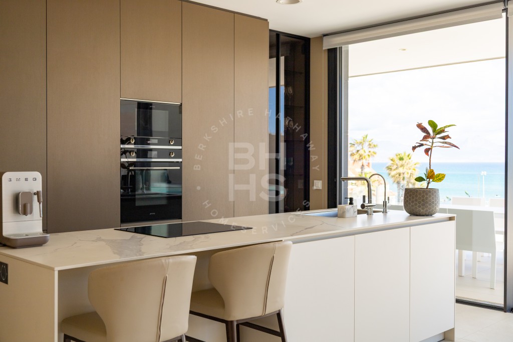 xlarge_CBNAAP1374_38078_V0_EC99