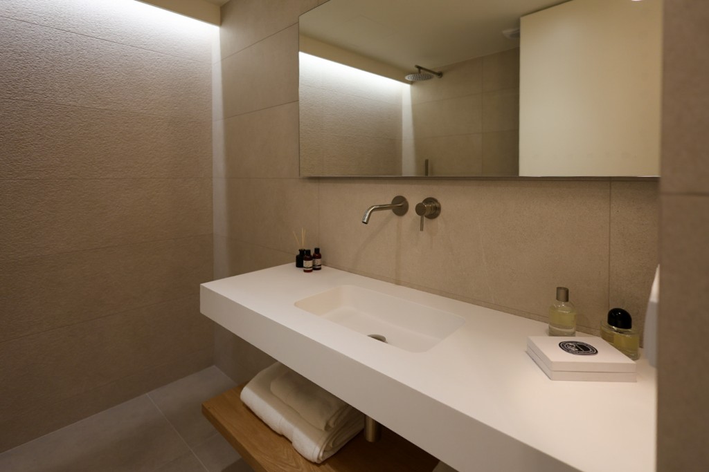 xlarge_CBNAAP1950_53320_V0_EB4D