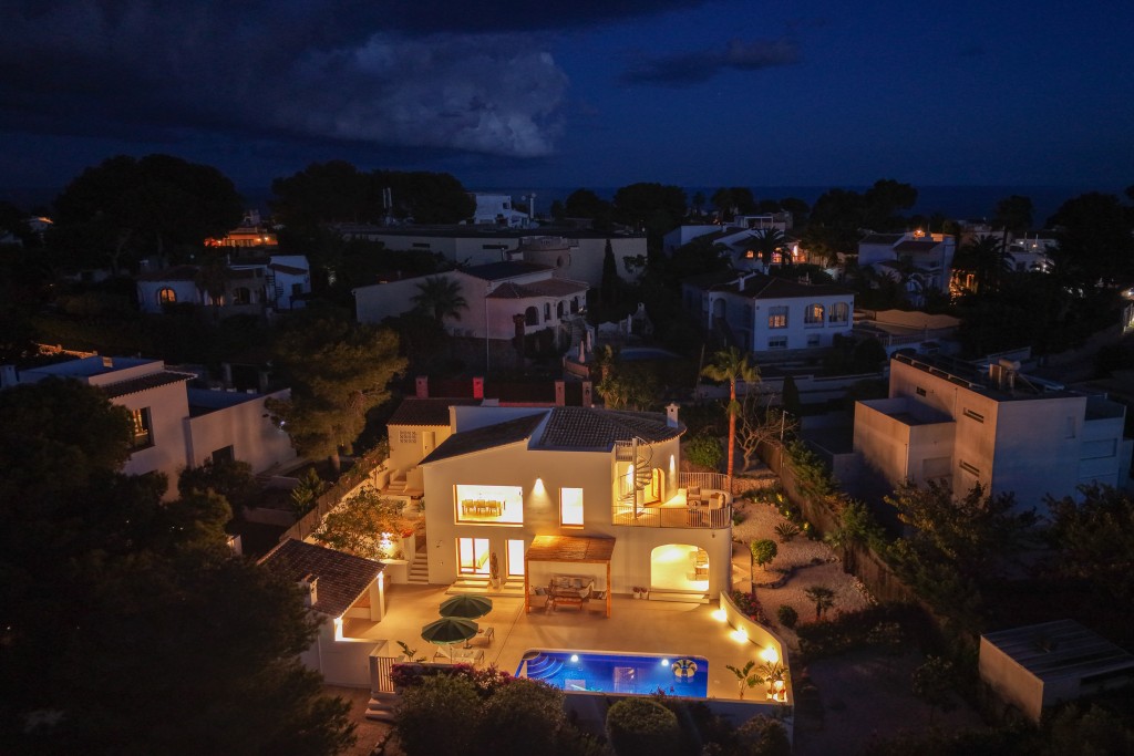 xlarge_CBNAAP1950_53325_V0_1487