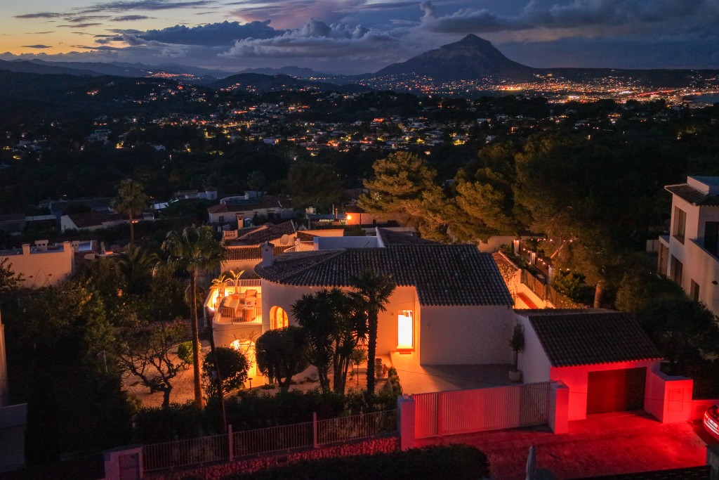 xlarge_CBNAAP1950_53327_V0_A063