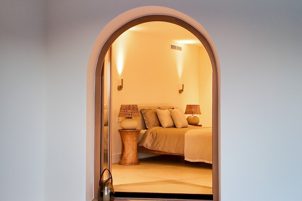 xlarge_CBNAAP1950_53330_V0_F276